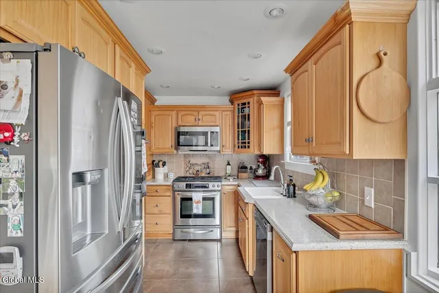 $449,900 | 39 West Sand Lake Road, North Greenbush, NY 12198