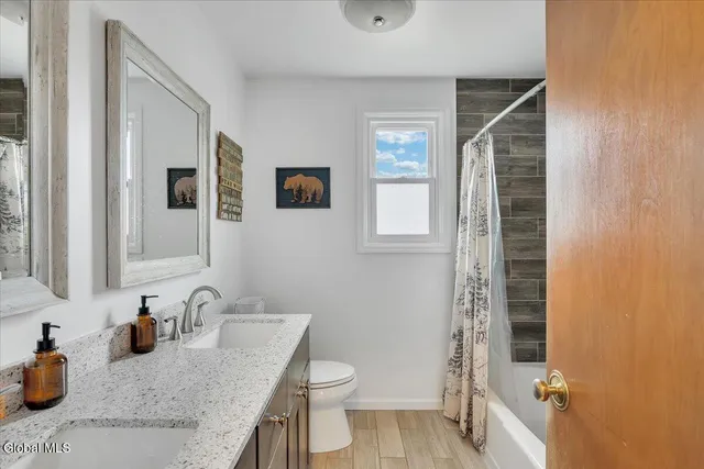 $449,900 | 39 West Sand Lake Road, North Greenbush, NY 12198