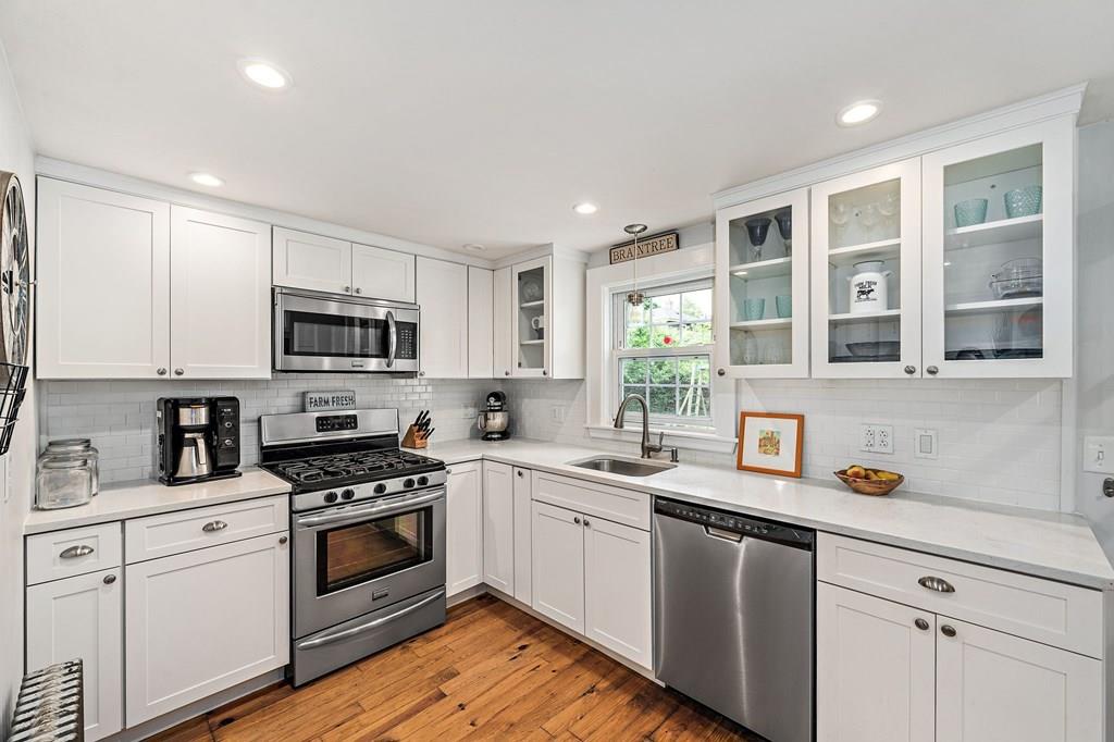 15 Devon Road Braintree, MA 02184 - Photo 6 of 20