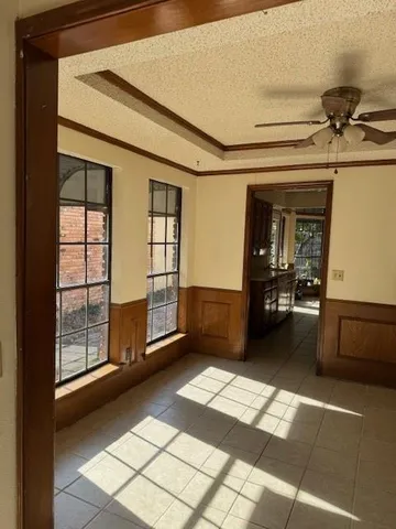 a view of an entryway with a livingroom