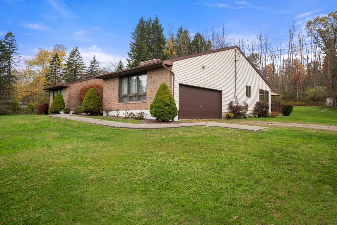 115 Dorman Road Binghamton, NY 13901 - Photo 2 of 29