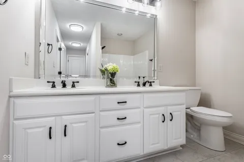 $999,900 | 3929 Andretti Drive, Zionsville, IN 46077