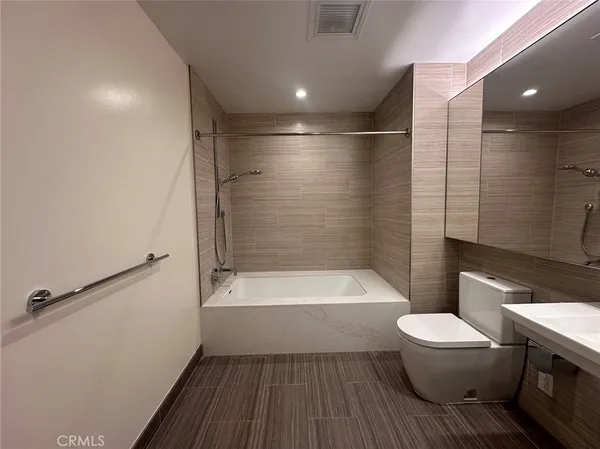 $2,500 | 877 Francisco Street, Unit 1905, Los Angeles, CA 90017