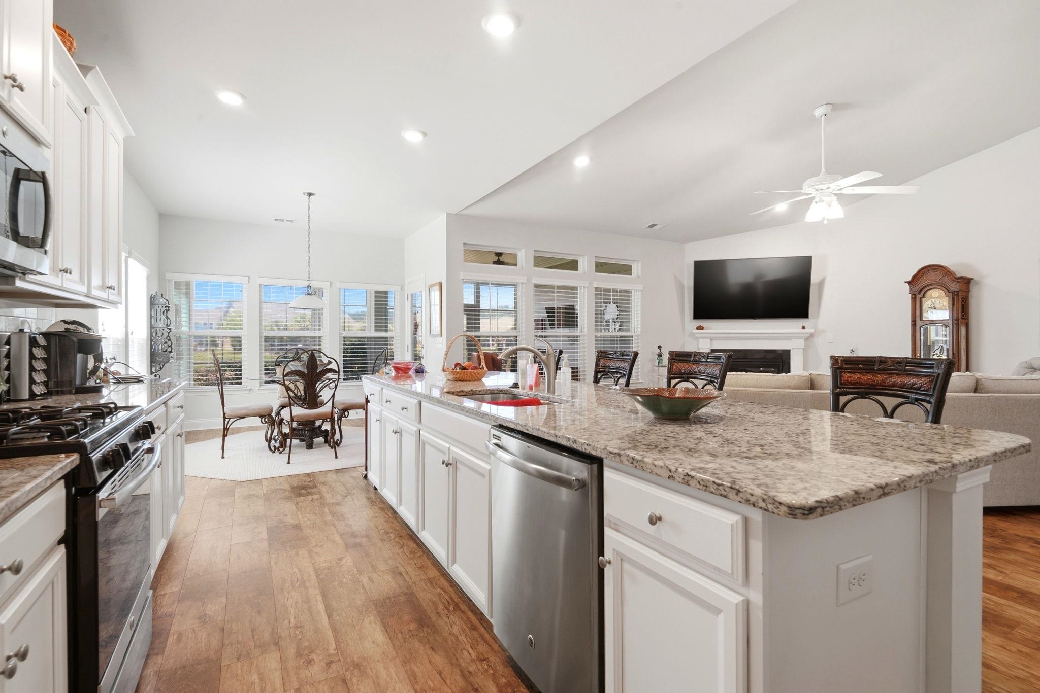237 Sherwood Drive Murrells Inlet, SC 29576 - Photo 8 of 35