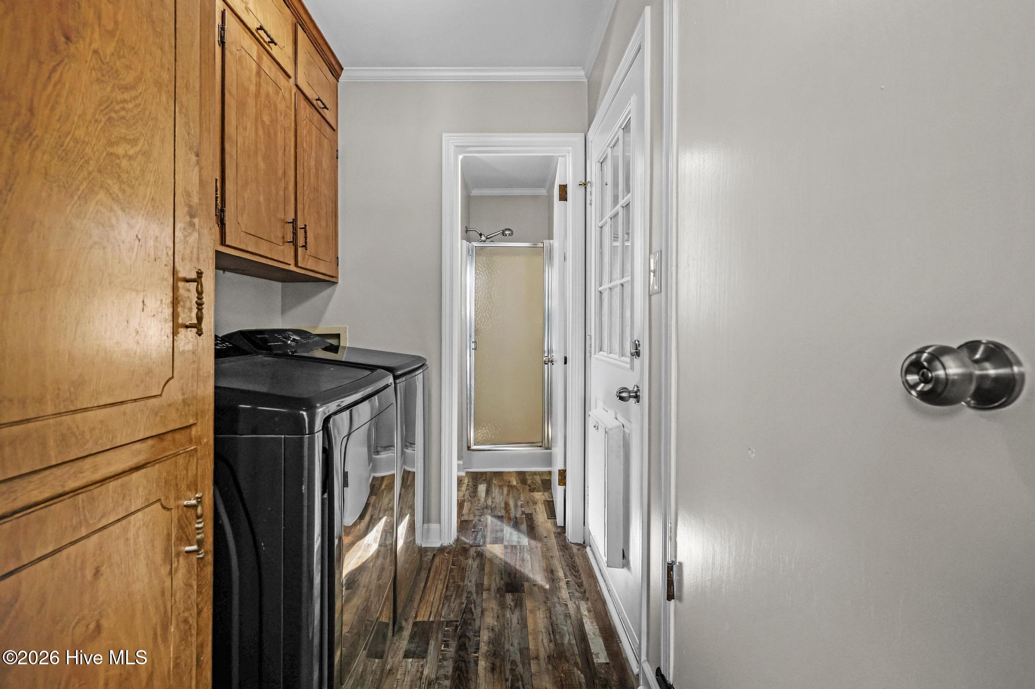 1039 Consolidated Road Elizabeth City, NC 27909 - Photo 18 of 49 Laundry room with cabinets