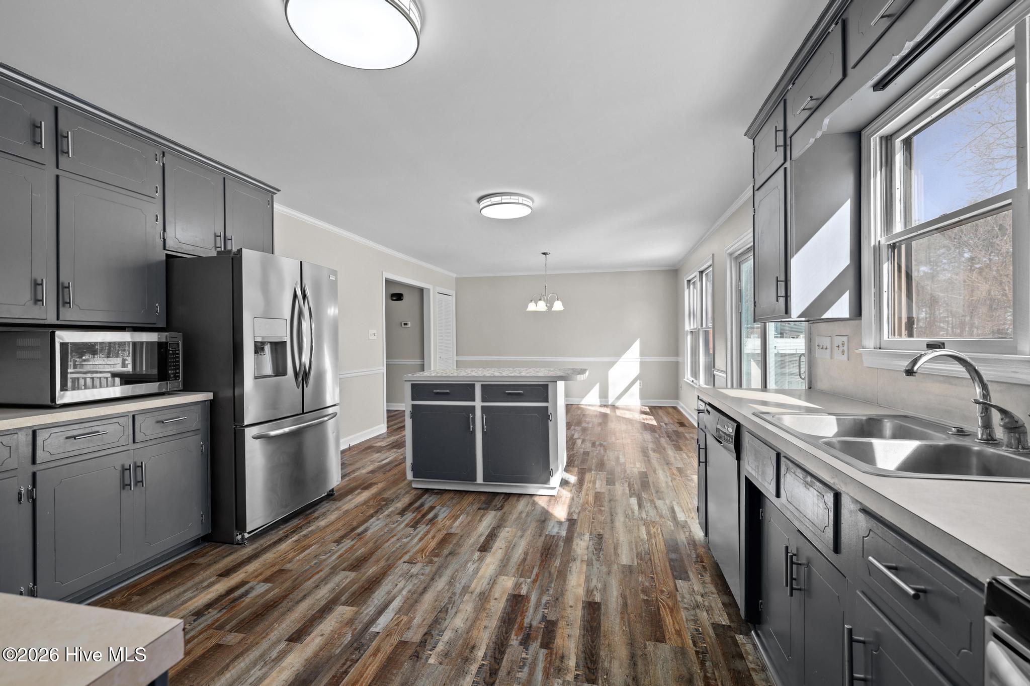 1039 Consolidated Road Elizabeth City, NC 27909 - Photo 9 of 49 Kitchen looking into dinning area