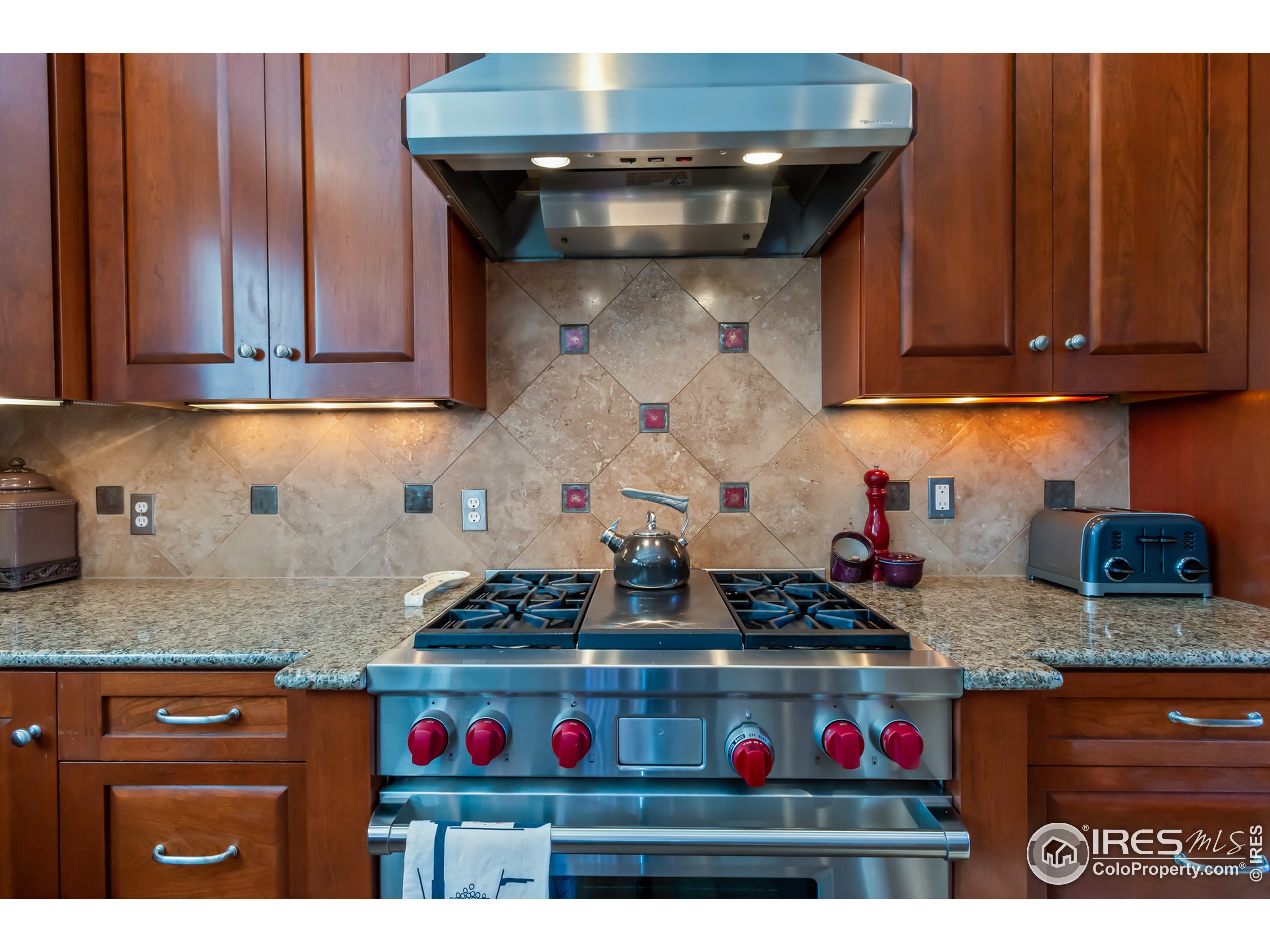 7378 Augusta Drive Boulder, CO 80301 - Photo 8 of 38