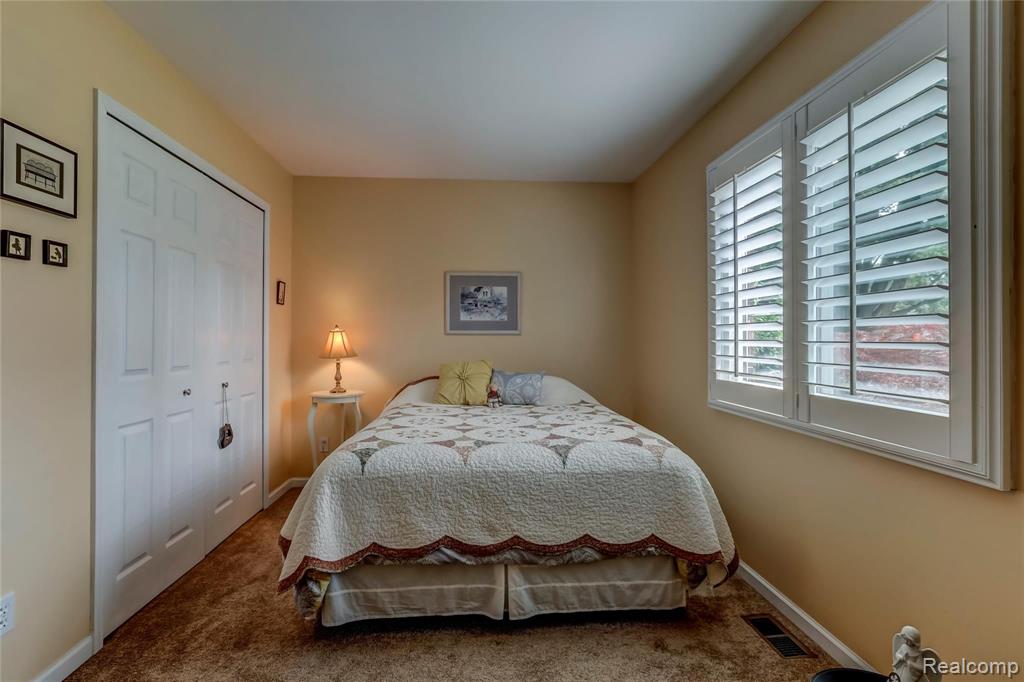 1781 South Shore Drive Rochester Hills, MI 48307 - Photo 25 of 40