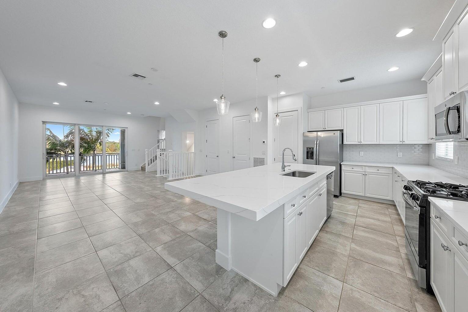 12959 Alton Road Palm Beach Gardens, FL 33418 - Photo 14 of 30 20241221072947530487000000-o