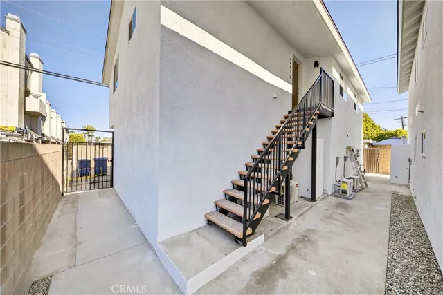 a view of entryway and hall