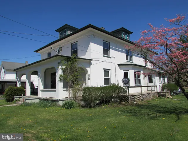 $1,400 | 33 North Kinzer Road, Kinzers, PA 17535