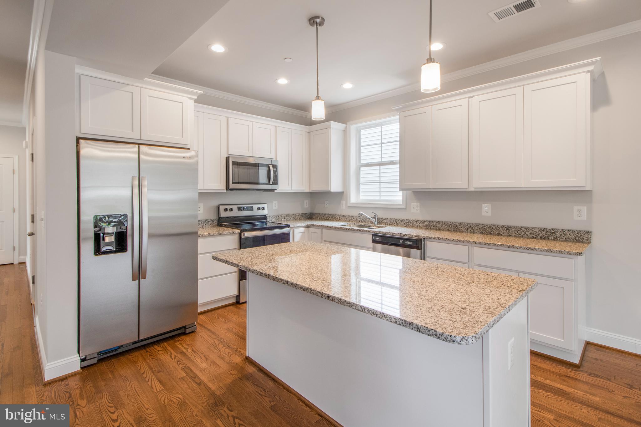 410 Salisbury Road Edgewater, MD 21037 - Photo 2 of 13 Kitchen