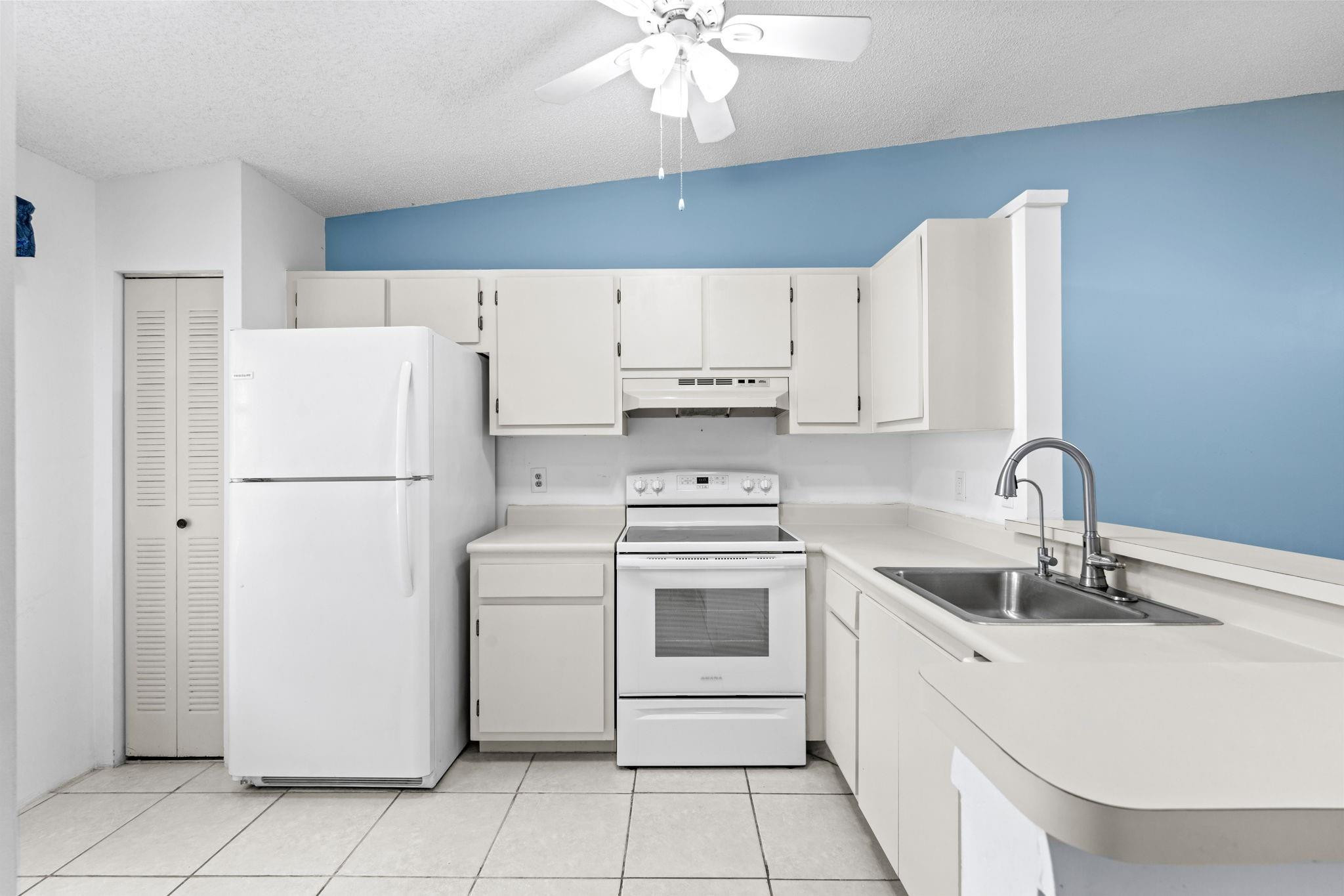 18801 Candlewick Drive Boca Raton, FL 33496 - Photo 8 of 52 Photo 7