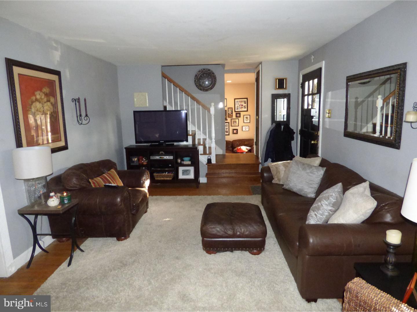 229 Alliston Road Springfield, PA 19064 - Photo 4 of 15 Living Room