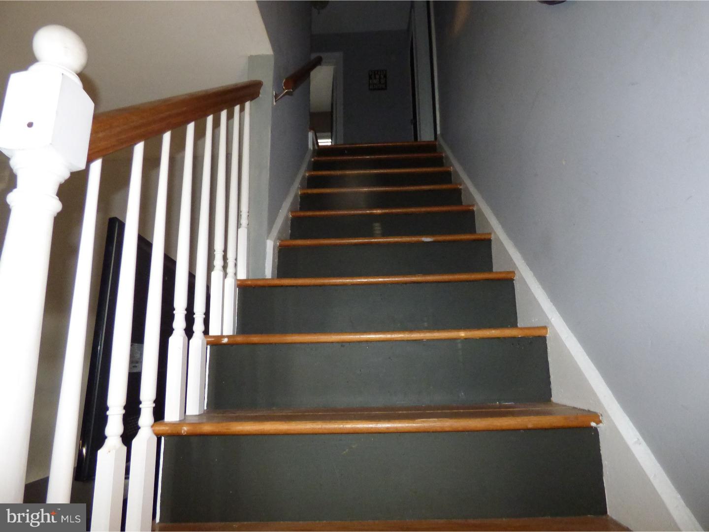 229 Alliston Road Springfield, PA 19064 - Photo 8 of 15 Hallway