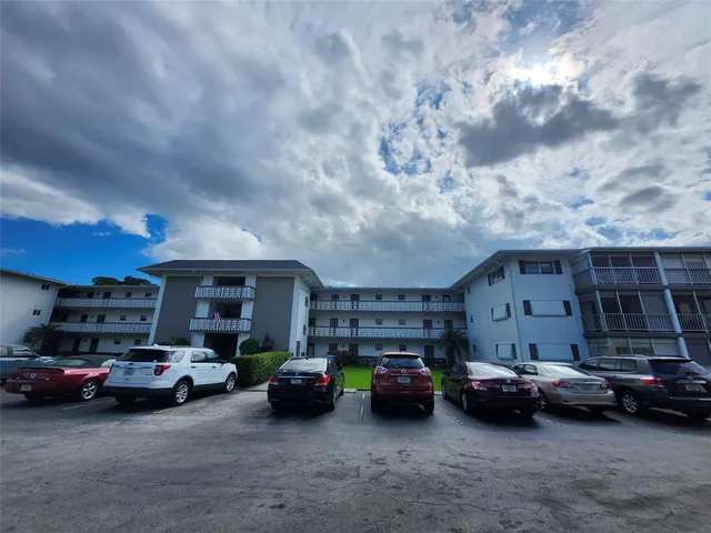 $139,999 | 1201 Hillcrest Court, Unit 105, Hollywood, FL 33021