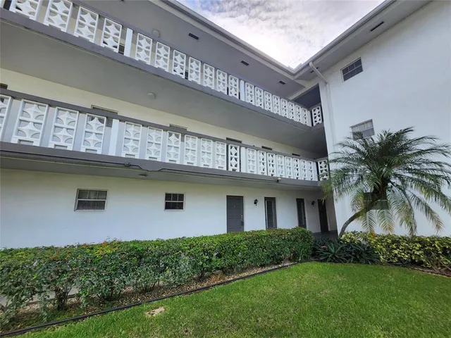 $139,999 | 1201 Hillcrest Court, Unit 105, Hollywood, FL 33021
