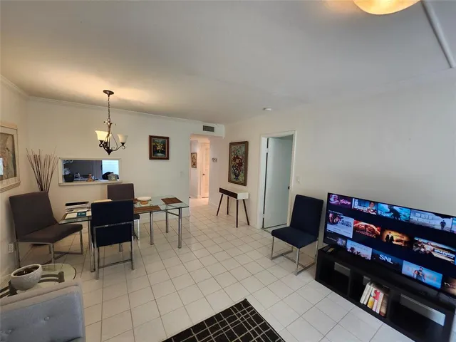 $139,999 | 1201 Hillcrest Court, Unit 105, Hollywood, FL 33021