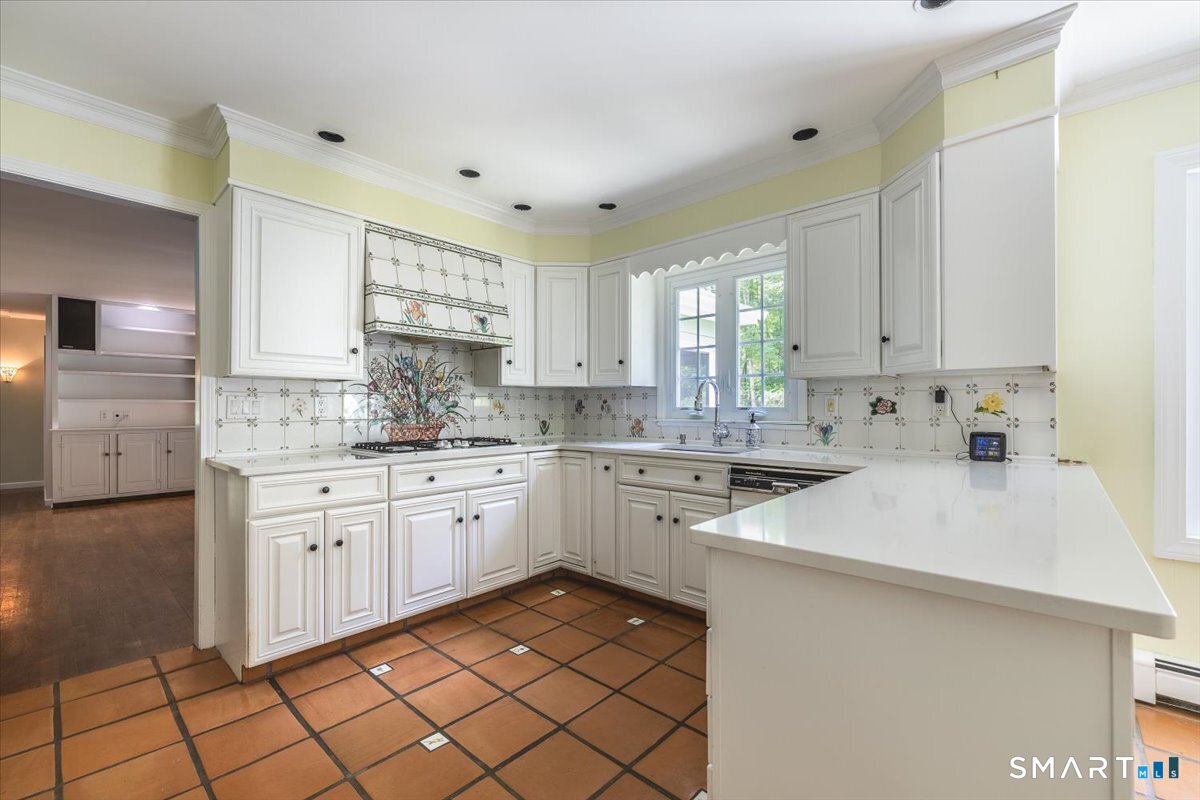 4 Twist Hill Road Newtown, CT 06470 - Photo 10 of 39