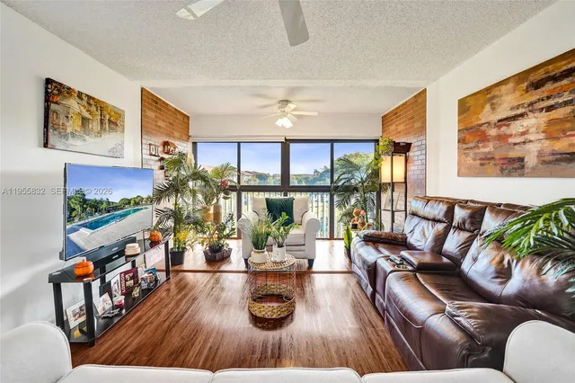 $230,000 | 1651 Southwest 127th Avenue, Unit 404A, Pembroke Pines, FL 33027
