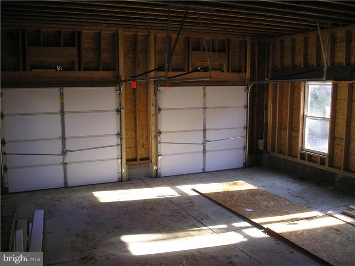 10 Elmwood Road Mount Laurel, NJ 08054 - Photo 11 of 11 Garage