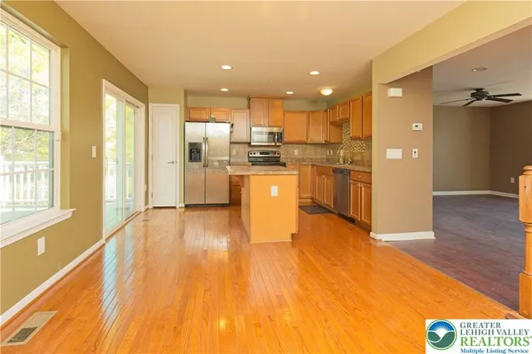 $2,550 | 3632 Westminster Way, Nazareth, PA 18064