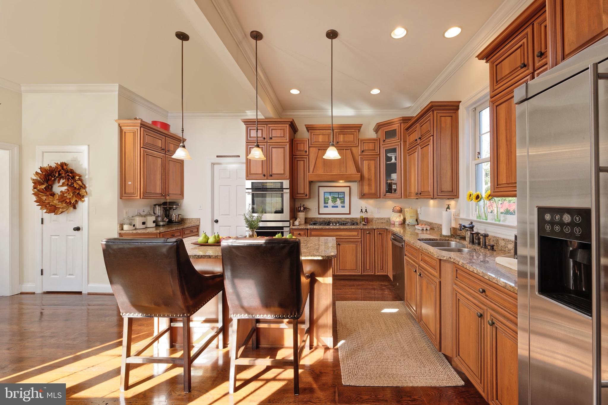 23154 Dover Road Middleburg, VA 20117 - Photo 14 of 66 Kitchen has island, walk-in pantry & coffee bar