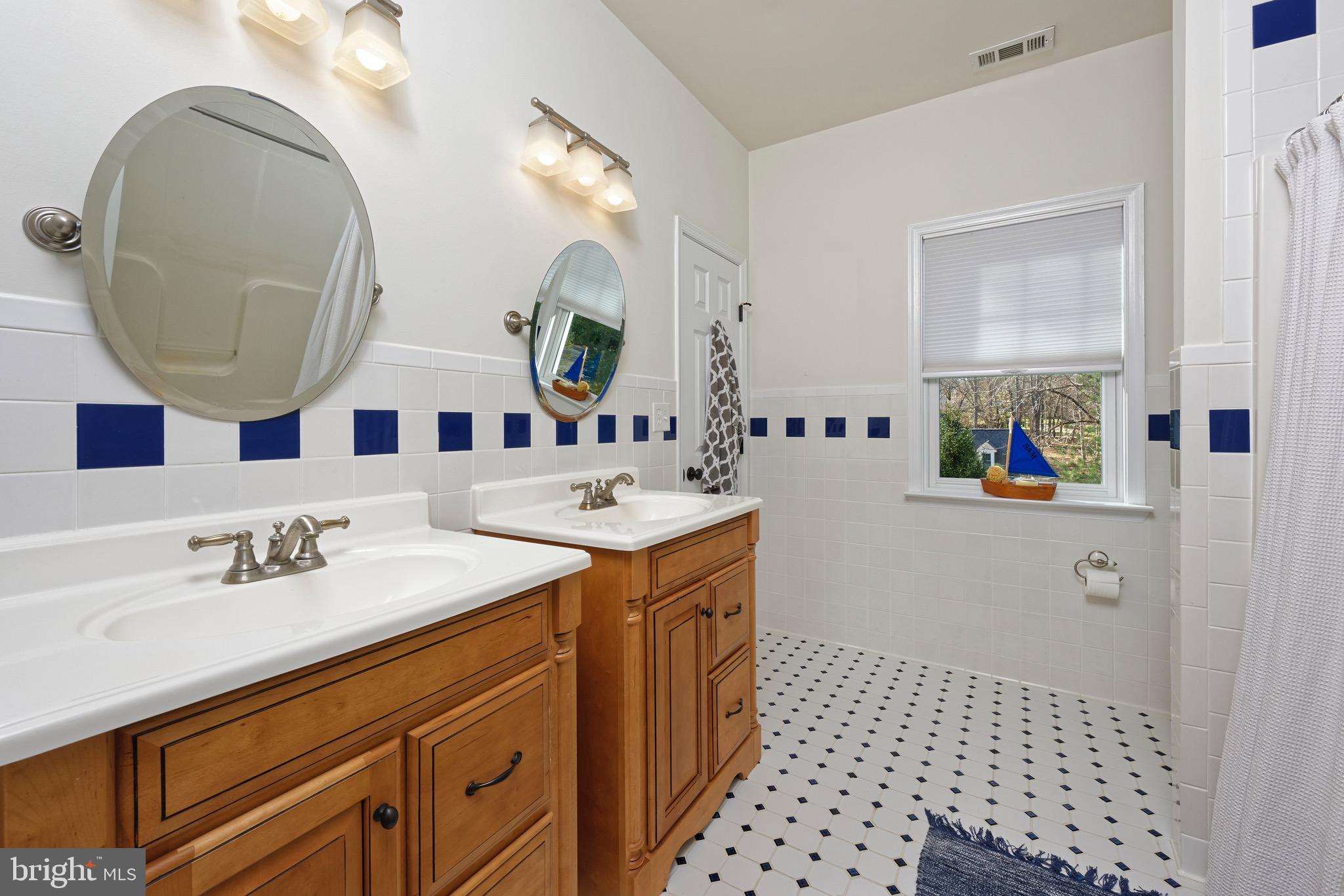 23154 Dover Road Middleburg, VA 20117 - Photo 28 of 66 Shared bath for bedrooms #2 and #3