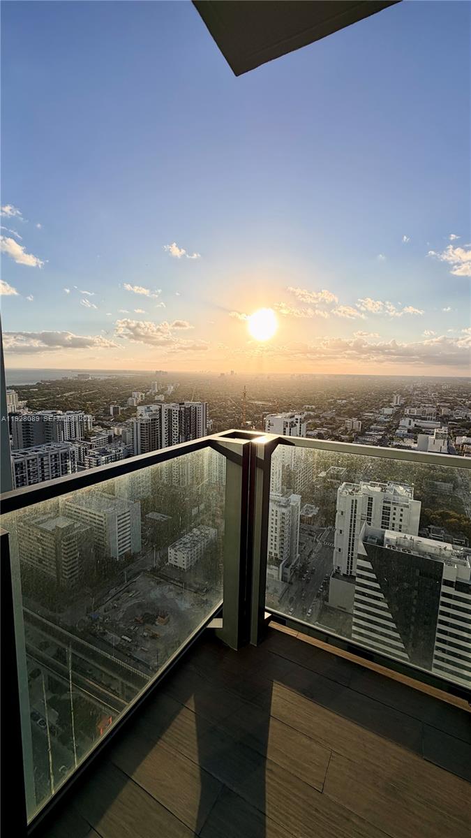 88 Southwest 7th Street, Unit 3906 Miami, FL 33130 - Photo 2 of 35 View