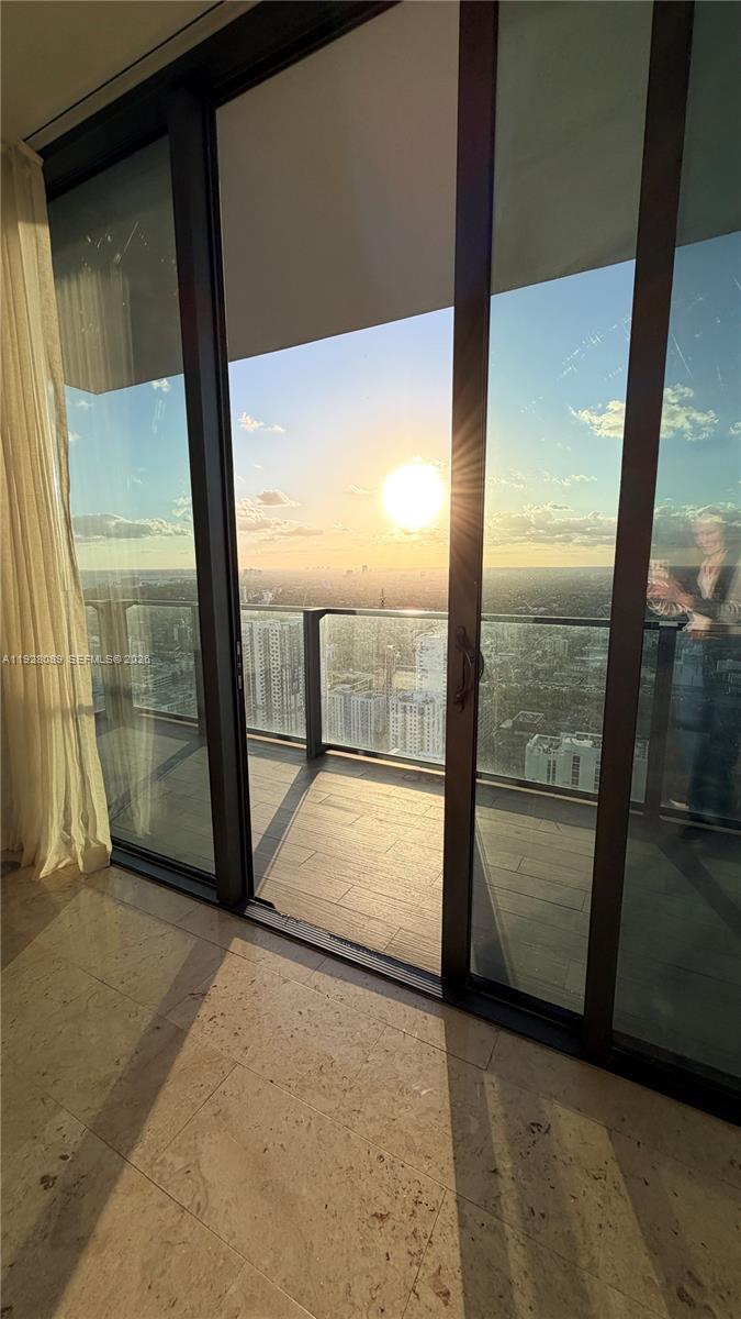 88 Southwest 7th Street, Unit 3906 Miami, FL 33130 - Photo 3 of 35