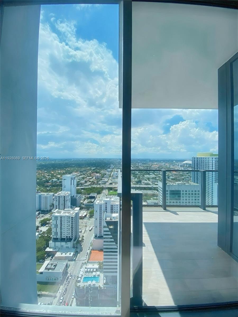 88 Southwest 7th Street, Unit 3906 Miami, FL 33130 - Photo 8 of 35 view
