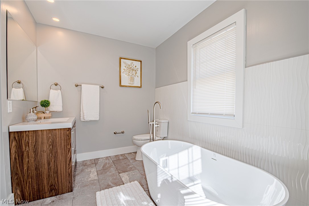 3133 Ludlow Road Cleveland, OH 44120 - Photo 24 of 33