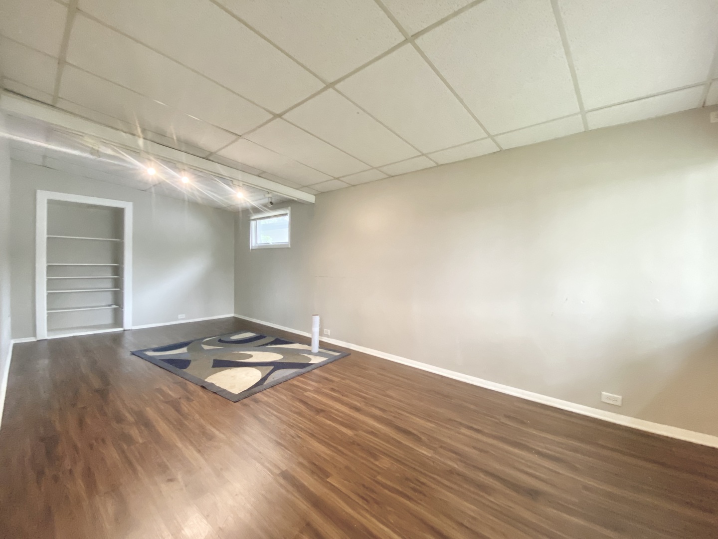 18747 Sherman Street Lansing, IL 60438 - Photo 7 of 20 a view of a livingroom with wooden floor
