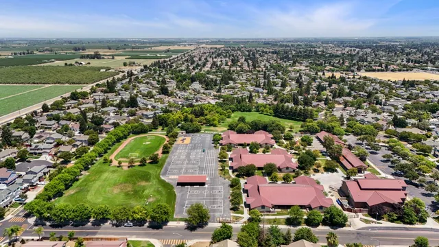 $699,000 | 624 Summerton Lane, Turlock, CA 95382