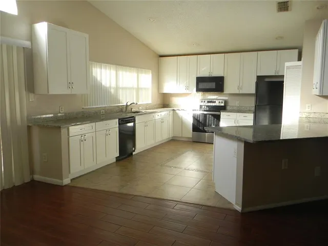 $2,400 | 150 Abbey Hollow Drive, Apopka, FL 32712