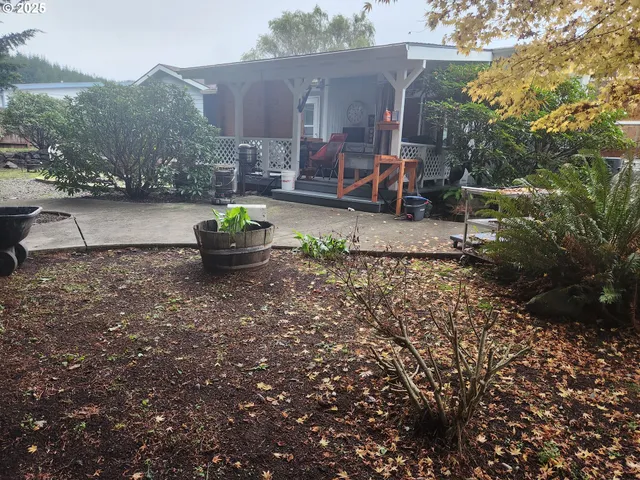 $429,000 | 221 Lakeland Drive, Lakeside, OR 97449