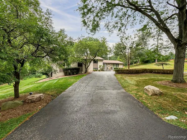 $5,600 | 1021 Dowling Road, Bloomfield Hills, MI 48304