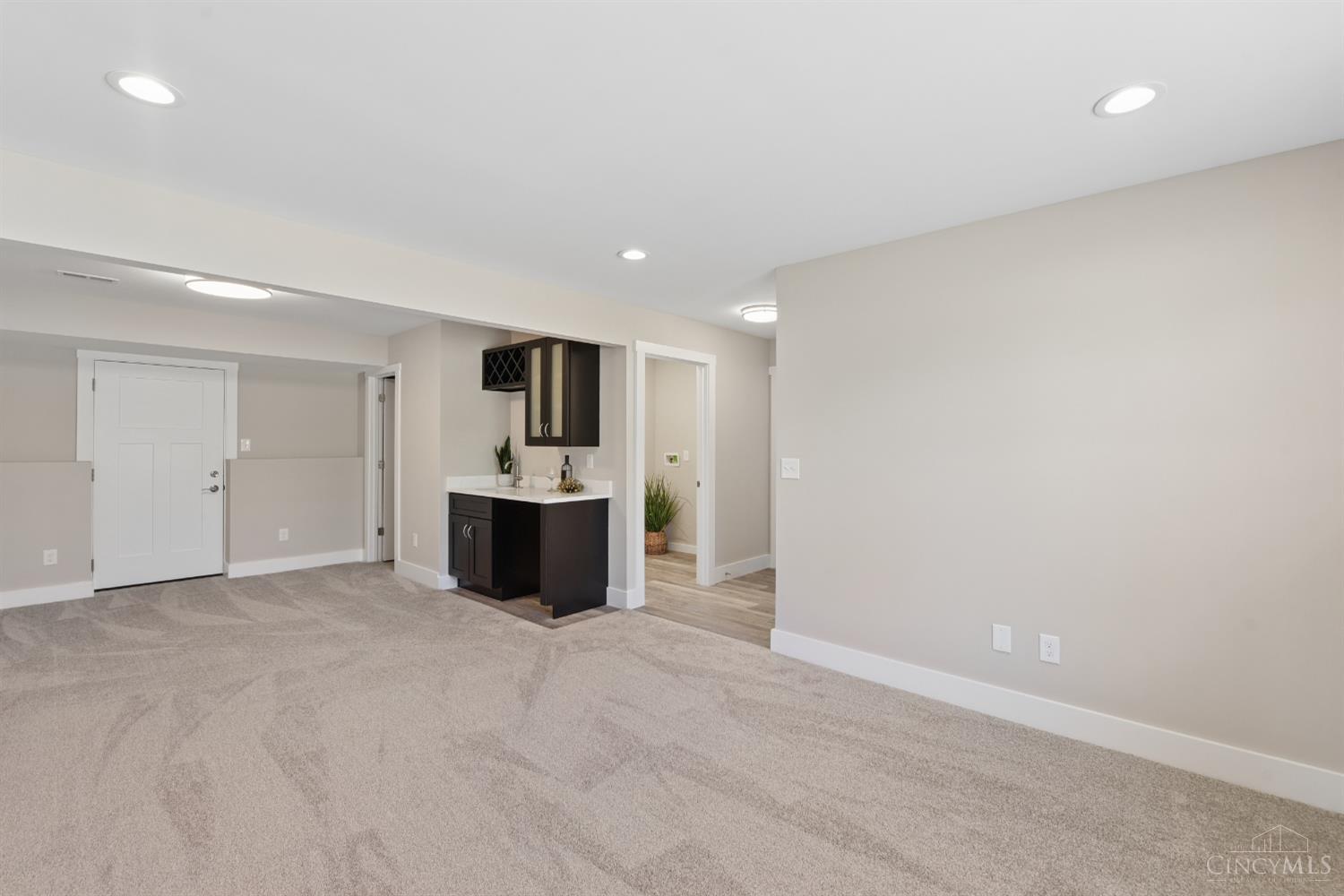 1115 Compton Road Cincinnati, OH 45231 - Photo 33 of 47