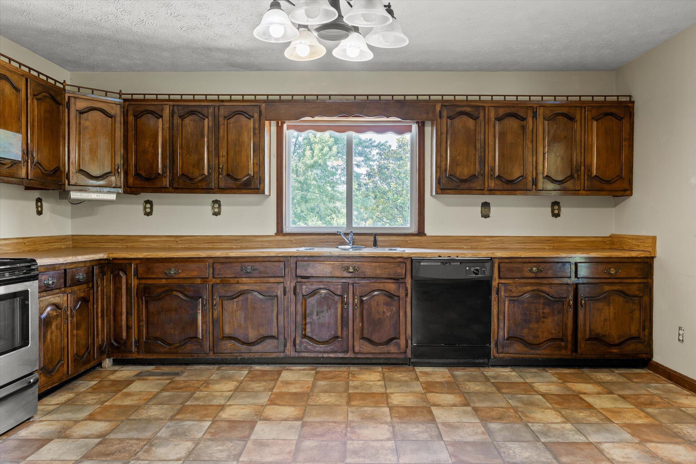 271 Doug Anderson Road Palmer, TN 37365 - Photo 29 of 58 29-Anderson-42
