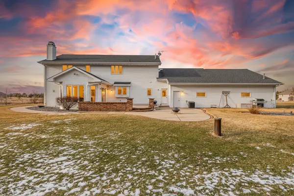 $1,100,000 | 1044 Moonriver Drive, De Pere, WI 54115