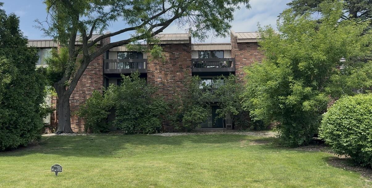 2220 Good Hope Road, Unit 21 Glendale, WI 53209 - Photo 1 of 23 IMG_7307