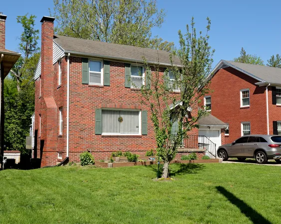 $129,900 | 349 North Oakcrest Avenue, Decatur, IL 62522