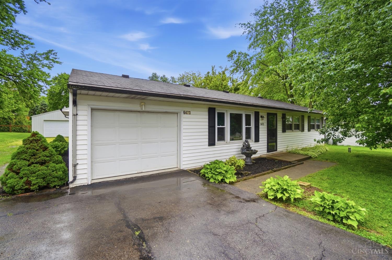 6473 Hendrickson Road Middletown, OH 45044 - Photo 4 of 42