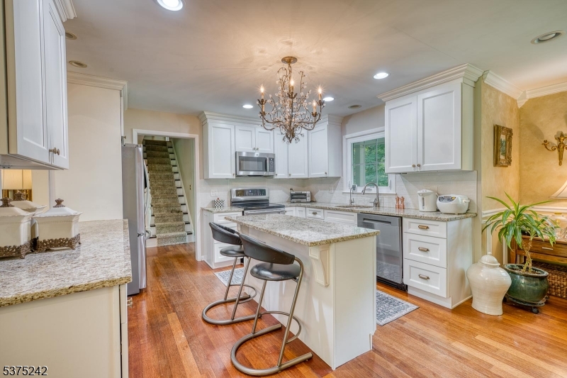 31 Shephard Way Bernards, NJ 07920 - Photo 6 of 30