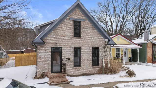 $329,000 | 770 West 3rd Street, Madison, IN 47250