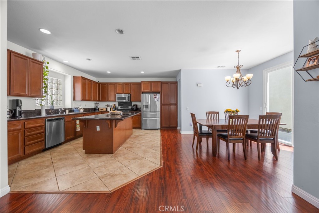 14554 Rochester Avenue Chino, CA 91710 - Photo 8 of 33