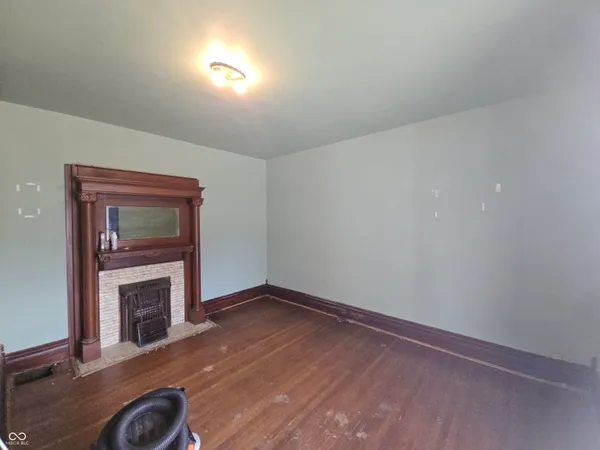$120,000 | 104 East North Street, Greenfield, IN 46140