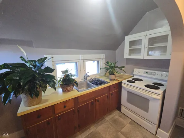 $120,000 | 104 East North Street, Greenfield, IN 46140