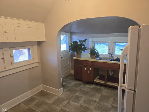 $120,000 | 104 East North Street, Greenfield, IN 46140