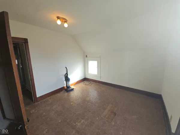 $120,000 | 104 East North Street, Greenfield, IN 46140